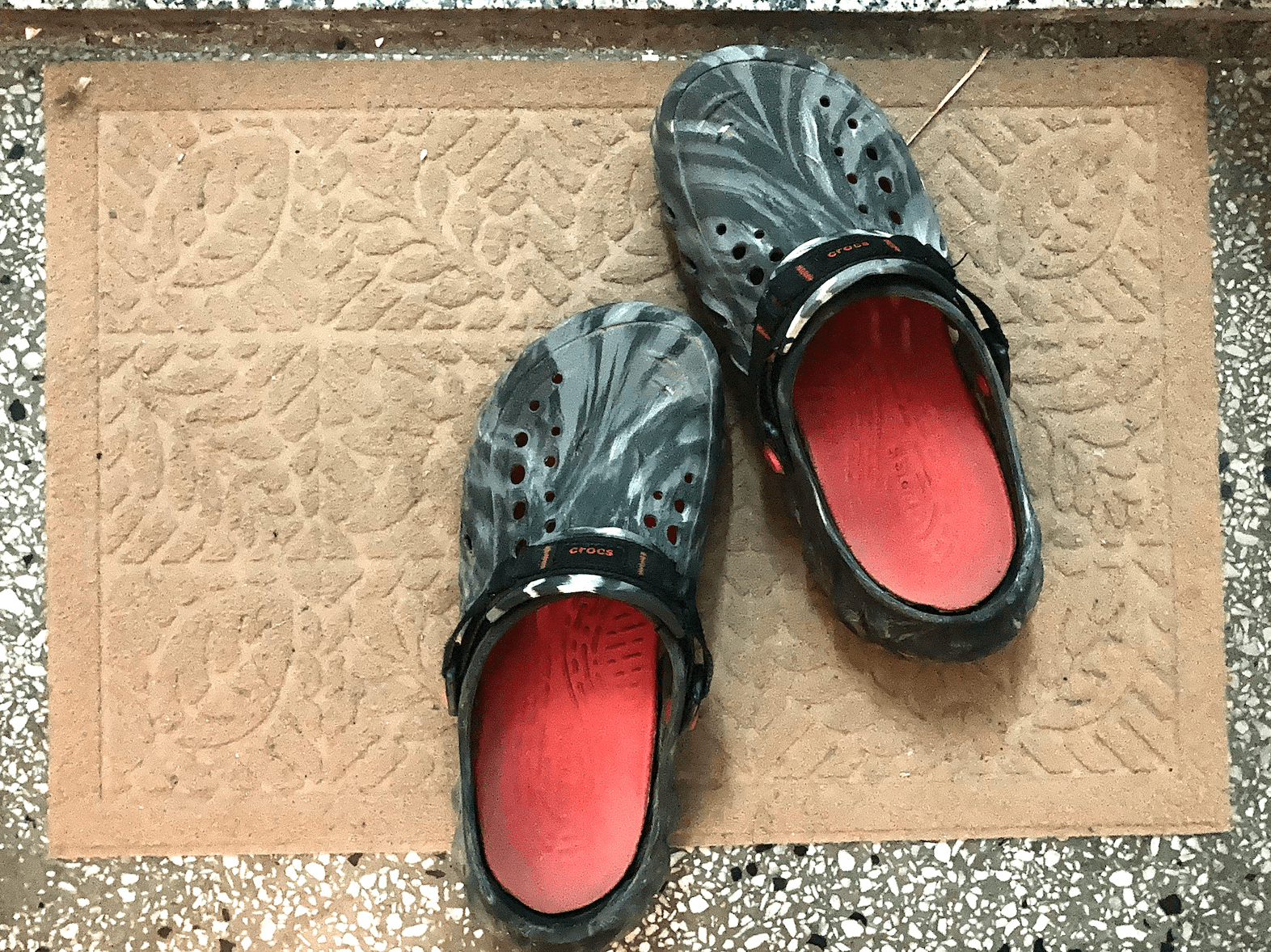 Crocs-Echo-Clogs-Review-Story